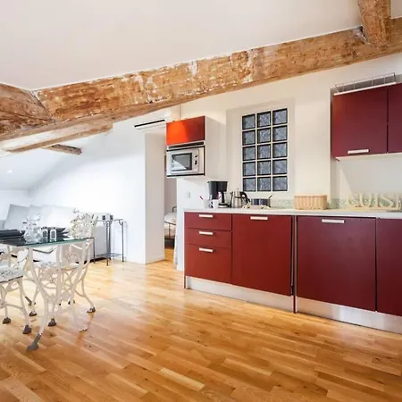 Apartment Nice 1 Bedroom Terrace, Best Location