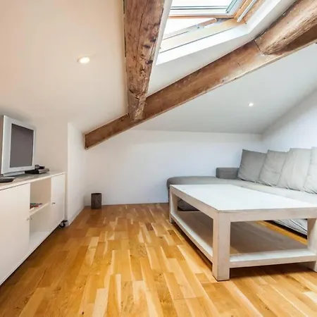 Apartment Nice 1 Bedroom Terrace, Best Location *
