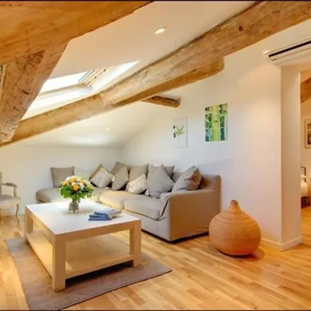 Nice 1 Bedroom Terrace, Best Location Nice