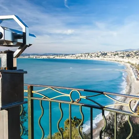 Nice 1 Bedroom Terrace, Best Location Διαμέρισμα